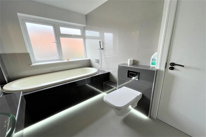 Stunning Fully Renovated Property Lennon Road, Willesden Green